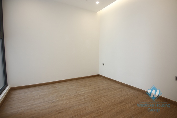 Two bedrooms apartment waiting furnished for rent in Vinhome Metropolis, Ha Noi